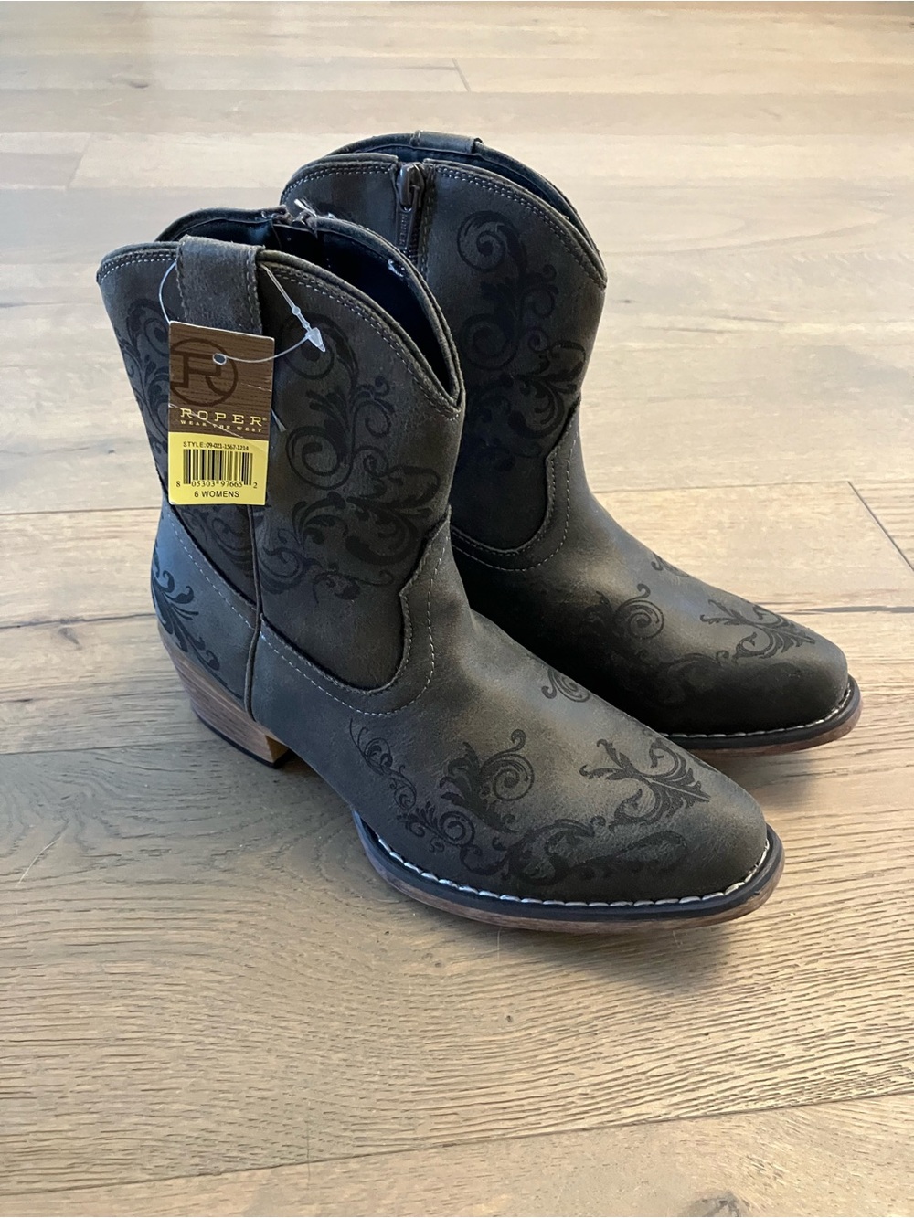 New Roper Women’s Short Stuff Dark Gray Western Boots